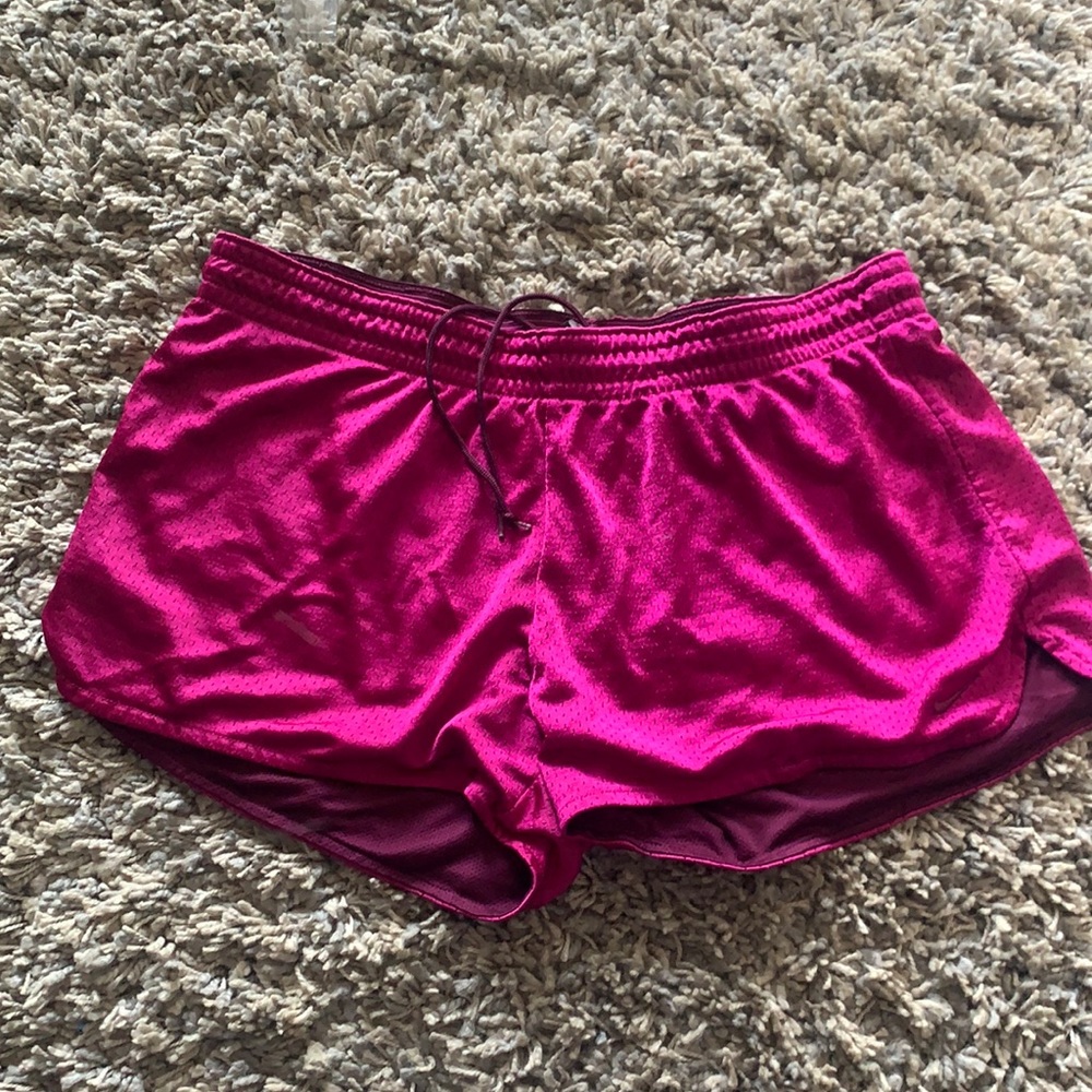Nike Dry Fit Fuscia Shorts Size L - Picture 1 of 6